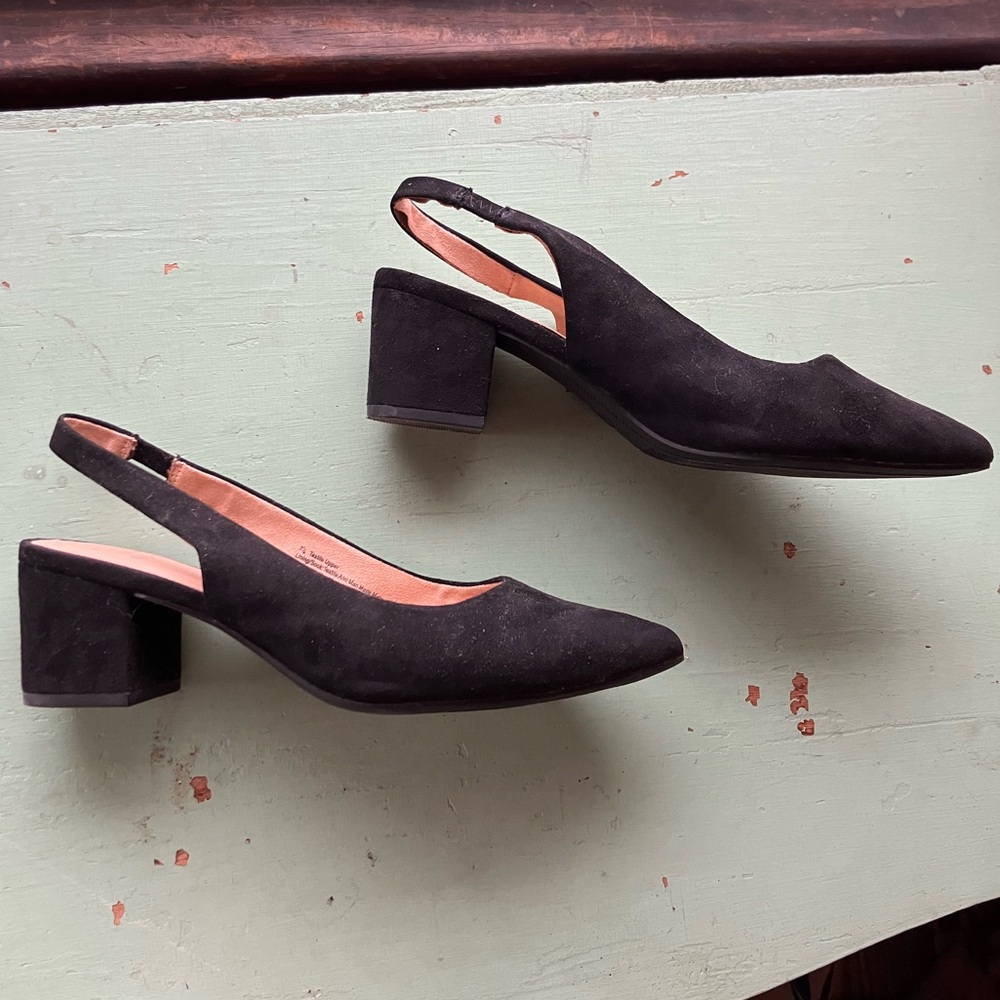 Slingback chunky kitten heels